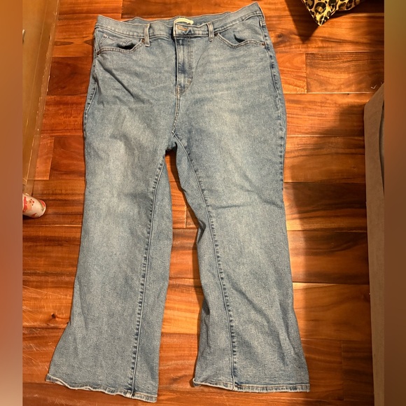 Levi's Denim - Levi’s High Waisted Crop‎ Flare Jeans Medium Wash (0374)